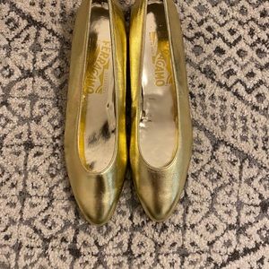 Ferragamo Woman’s Flats Size 6